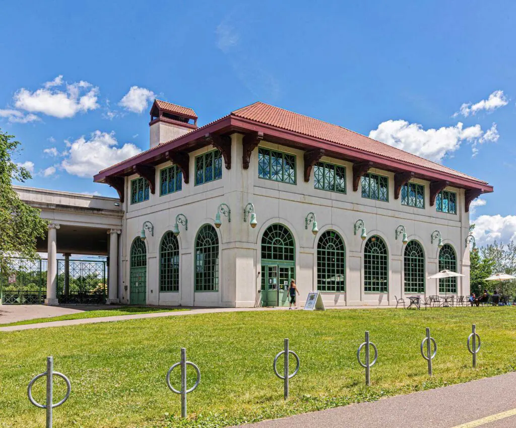 Exterior of Como Lakeside Pavilion and Dock & Paddle